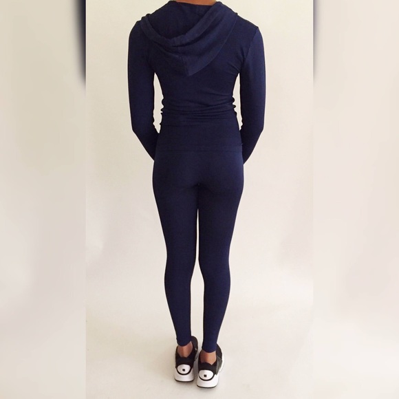 Active Set (Navy) - Picture 4 of 4